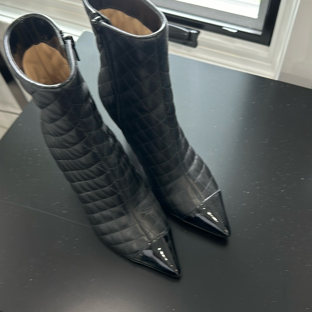 The Shoe Box brand new boot size 36